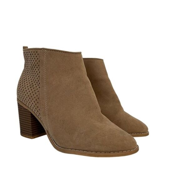 Torrid Brown Perforated Stacked Ankle Bootie Size 9W - Picture 1 of 10
